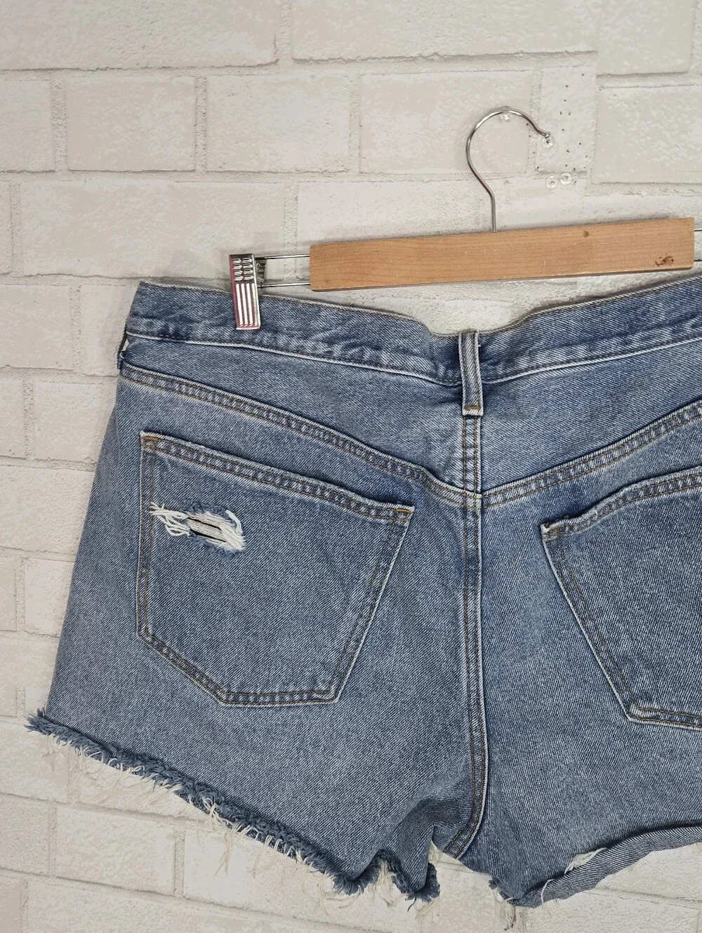 Universal Thread 90s baggy shorts